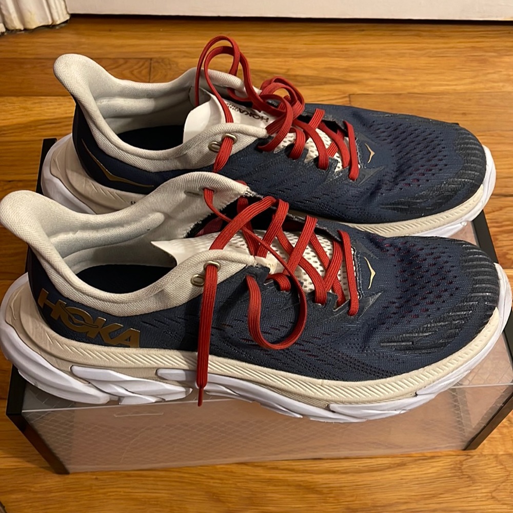 HOKA ONE Men's Clifton Edge - Sz 9
